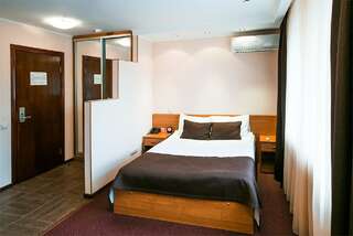 Гостиница Прикамье Пермь Улучшенный одноместный номер-1