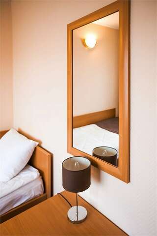 Гостиница Прикамье Пермь Двухместный номер с 2 отдельными кроватями-5