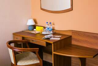 Гостиница Прикамье Пермь Двухместный номер с 1 кроватью и балконом-4