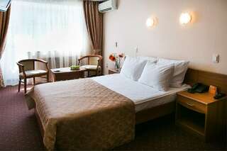 Гостиница Прикамье Пермь Двухместный номер с 1 кроватью и балконом-1